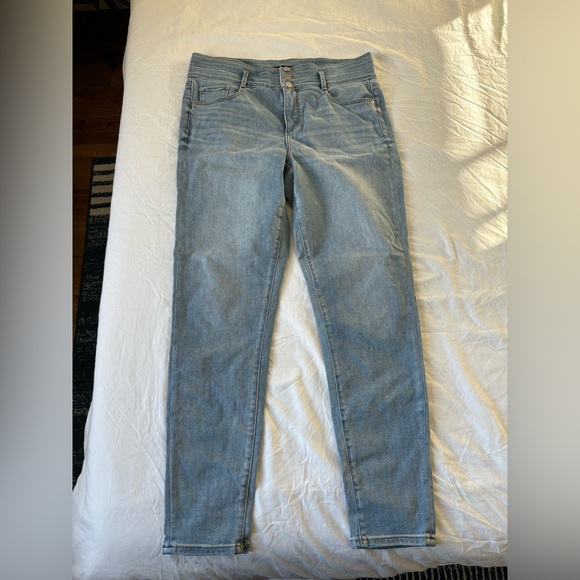 Ann Taylor Size 14 Tall Skinny Jeans Light Wash - Picture 1 of 4